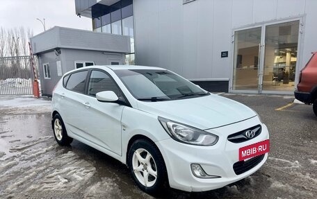 Hyundai Solaris II рестайлинг, 2011 год, 639 000 рублей, 3 фотография