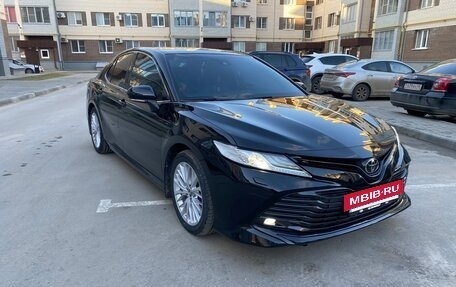 Toyota Camry, 2018 год, 3 290 000 рублей, 3 фотография