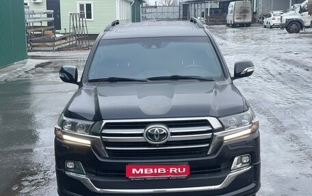 Toyota Land Cruiser 200, 2019 год, 9 500 000 рублей, 2 фотография