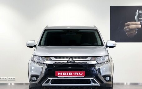 Mitsubishi Outlander III рестайлинг 3, 2020 год, 2 149 000 рублей, 2 фотография