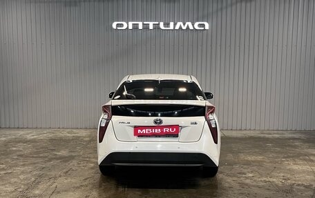 Toyota Prius IV XW50, 2016 год, 1 517 000 рублей, 6 фотография