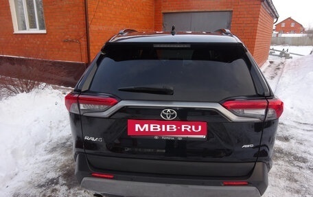 Toyota RAV4, 2019 год, 3 380 000 рублей, 5 фотография