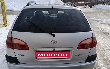 Toyota Avensis III рестайлинг, 2001 год, 558 000 рублей, 2 фотография