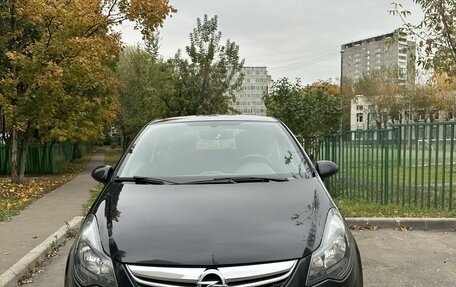 Opel Corsa D, 2013 год, 800 000 рублей, 1 фотография