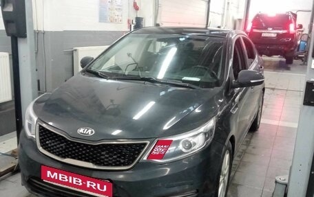 KIA Rio III рестайлинг, 2015 год, 940 000 рублей, 1 фотография