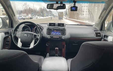 Toyota Land Cruiser Prado 150 рестайлинг 2, 2016 год, 4 150 000 рублей, 4 фотография