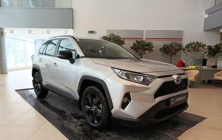 Toyota RAV4, 2021 год, 3 610 000 рублей, 3 фотография