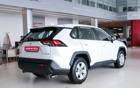 Toyota RAV4, 2024 год, 3 990 000 рублей, 6 фотография