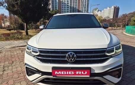 Volkswagen Tiguan II, 2022 год, 3 510 000 рублей, 3 фотография