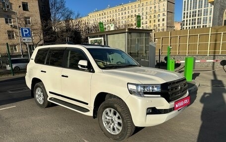 Toyota Land Cruiser 200, 2017 год, 6 750 000 рублей, 4 фотография