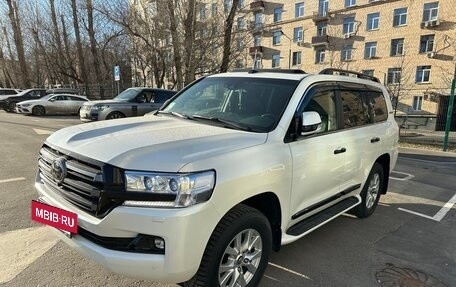 Toyota Land Cruiser 200, 2017 год, 6 750 000 рублей, 3 фотография