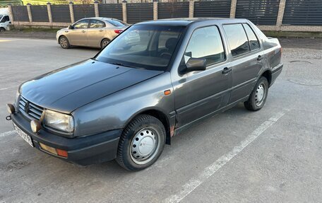 Volkswagen Vento, 1993 год, 95 000 рублей, 3 фотография