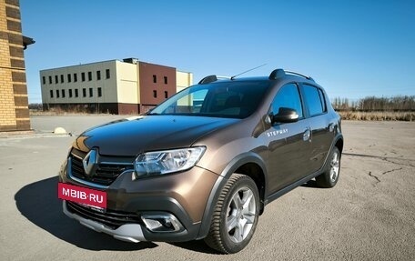 Renault Sandero II рестайлинг, 2020 год, 1 450 000 рублей, 2 фотография