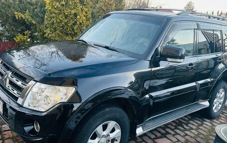 Mitsubishi Pajero IV, 2011 год, 2 250 000 рублей, 3 фотография