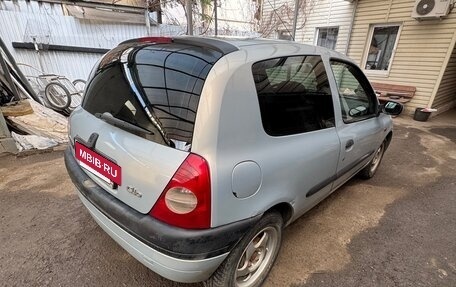 Renault Clio III, 2000 год, 260 000 рублей, 4 фотография