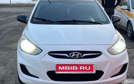 Hyundai Solaris II рестайлинг, 2013 год, 540 000 рублей, 3 фотография