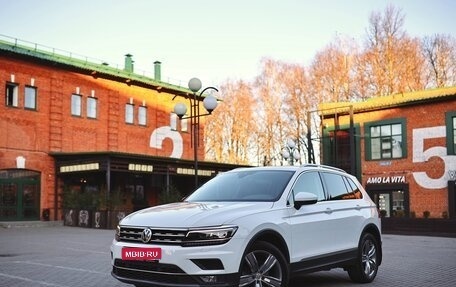 Volkswagen Tiguan II, 2019 год, 2 800 000 рублей, 1 фотография