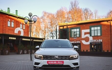 Volkswagen Tiguan II, 2019 год, 2 800 000 рублей, 3 фотография