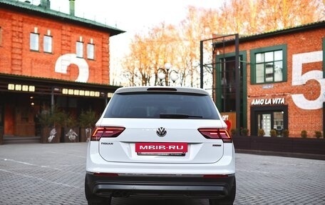 Volkswagen Tiguan II, 2019 год, 2 800 000 рублей, 8 фотография