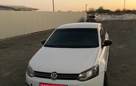 Volkswagen Polo VI (EU Market), 2013 год, 700 000 рублей, 1 фотография