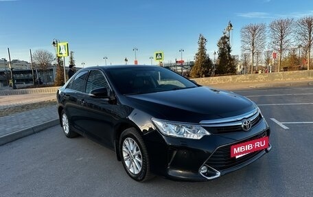 Toyota Camry, 2017 год, 2 370 000 рублей, 2 фотография