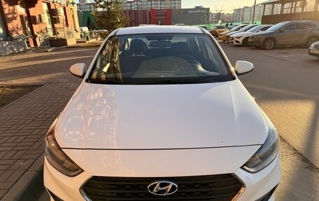 Hyundai Solaris II рестайлинг, 2019 год, 1 375 000 рублей, 2 фотография