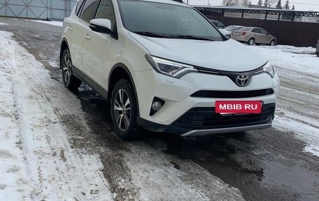 Toyota RAV4, 2018 год, 2 400 000 рублей, 2 фотография