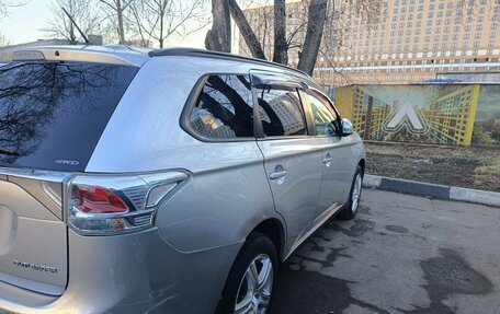 Mitsubishi Outlander III рестайлинг 3, 2013 год, 1 400 000 рублей, 5 фотография