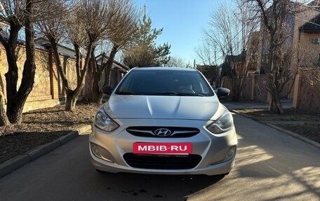 Hyundai Solaris II рестайлинг, 2011 год, 590 000 рублей, 4 фотография