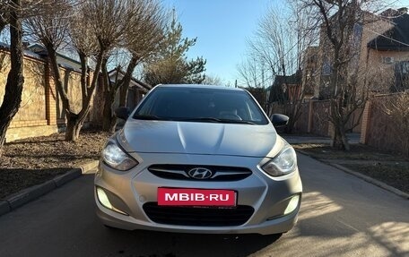 Hyundai Solaris II рестайлинг, 2011 год, 590 000 рублей, 3 фотография