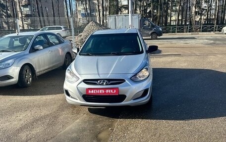 Hyundai Solaris II рестайлинг, 2012 год, 850 000 рублей, 1 фотография