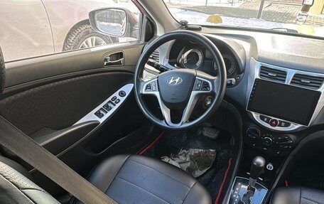 Hyundai Solaris II рестайлинг, 2012 год, 1 050 000 рублей, 4 фотография