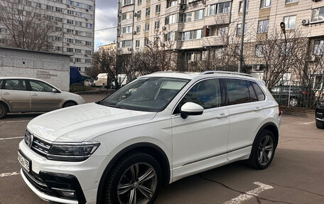 Volkswagen Tiguan II, 2018 год, 2 690 000 рублей, 2 фотография