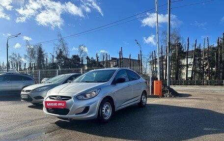 Hyundai Solaris II рестайлинг, 2012 год, 850 000 рублей, 2 фотография