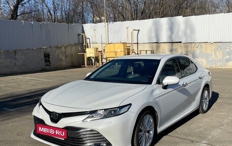 Toyota Camry, 2018 год, 3 200 000 рублей, 10 фотография