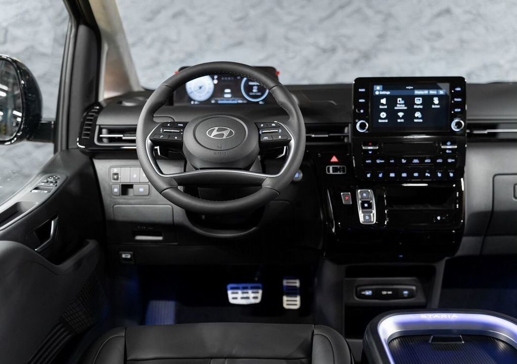 Hyundai Staria, 2024 год, 7 790 000 рублей, 10 фотография