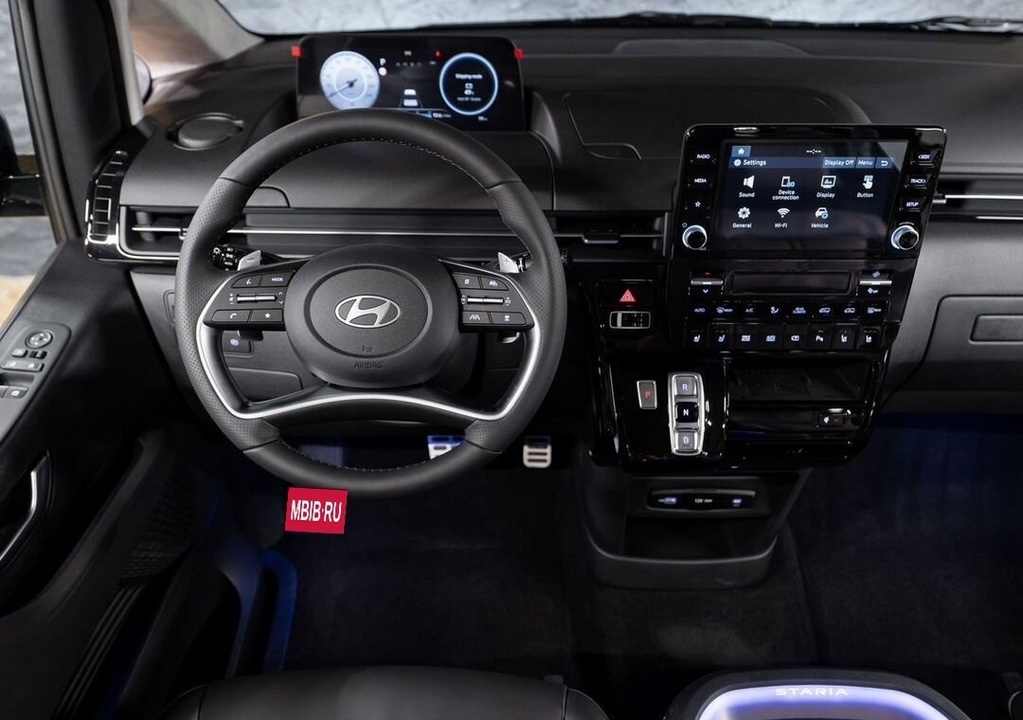 Hyundai Staria, 2024 год, 7 790 000 рублей, 11 фотография