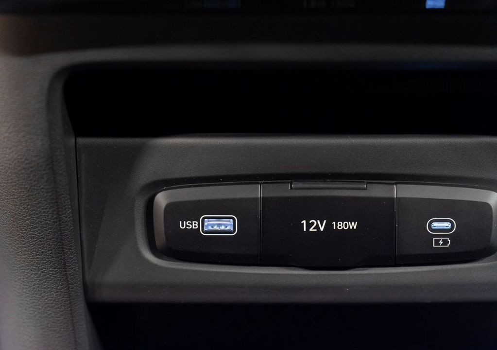 Hyundai Staria, 2024 год, 7 790 000 рублей, 21 фотография