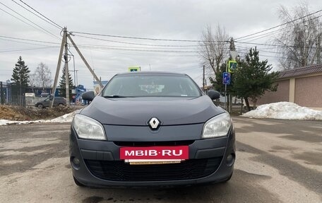 Renault Megane III, 2011 год, 600 000 рублей, 2 фотография