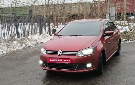 Volkswagen Polo VI (EU Market), 2011 год, 730 000 рублей, 2 фотография