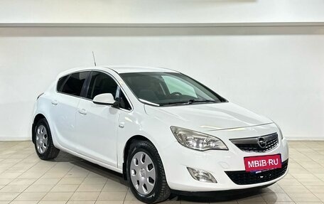 Opel Astra J, 2011 год, 659 000 рублей, 3 фотография