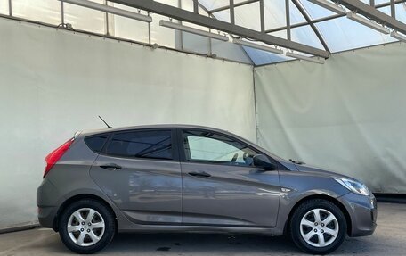Hyundai Solaris II рестайлинг, 2011 год, 750 000 рублей, 9 фотография