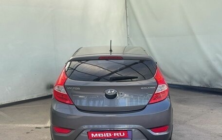 Hyundai Solaris II рестайлинг, 2011 год, 750 000 рублей, 6 фотография