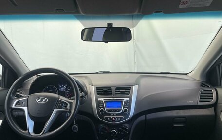 Hyundai Solaris II рестайлинг, 2011 год, 750 000 рублей, 14 фотография