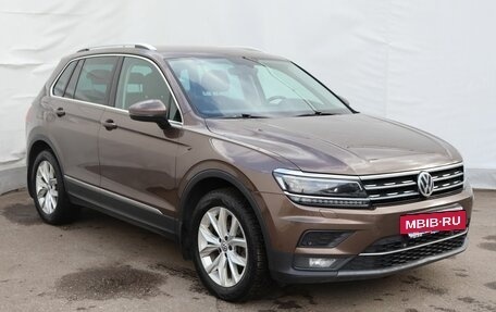 Volkswagen Tiguan II, 2017 год, 2 399 000 рублей, 3 фотография