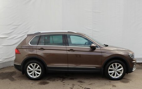 Volkswagen Tiguan II, 2017 год, 2 399 000 рублей, 6 фотография