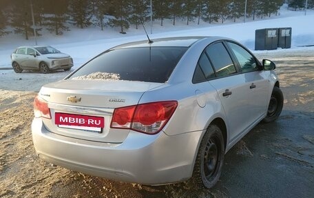 Chevrolet Cruze II, 2011 год, 850 000 рублей, 5 фотография