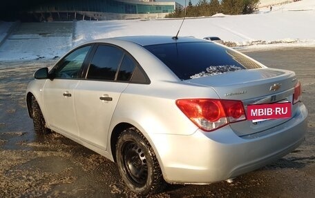 Chevrolet Cruze II, 2011 год, 850 000 рублей, 3 фотография