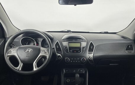 Hyundai ix35 I рестайлинг, 2010 год, 900 000 рублей, 10 фотография