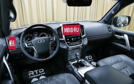 Toyota Land Cruiser 200, 2018 год, 7 190 000 рублей, 5 фотография